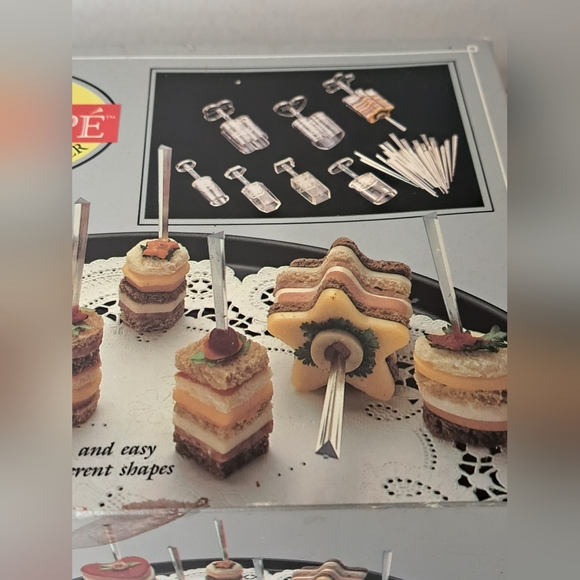 Le Canape Professional Hors d'Oeuvre Appetizer Maker Heart Star Clover + Picks - Picture 7 of 7